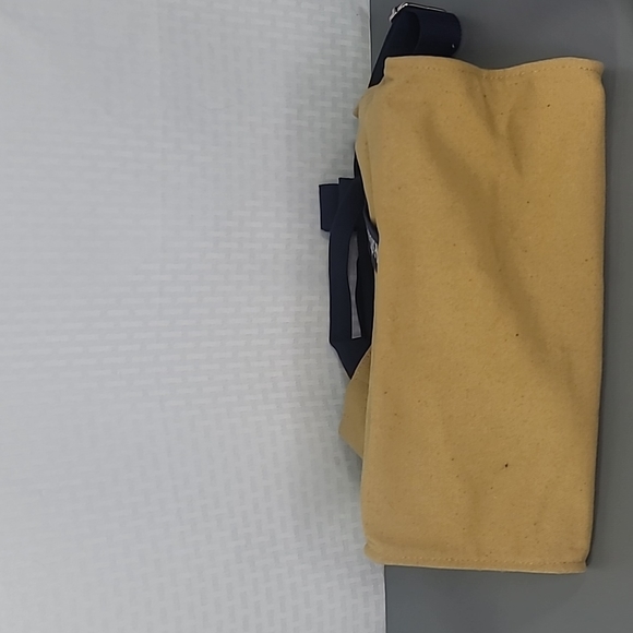 Listicle clothing crossbody tote with adjustable strap and double handles - Picture 5 of 5